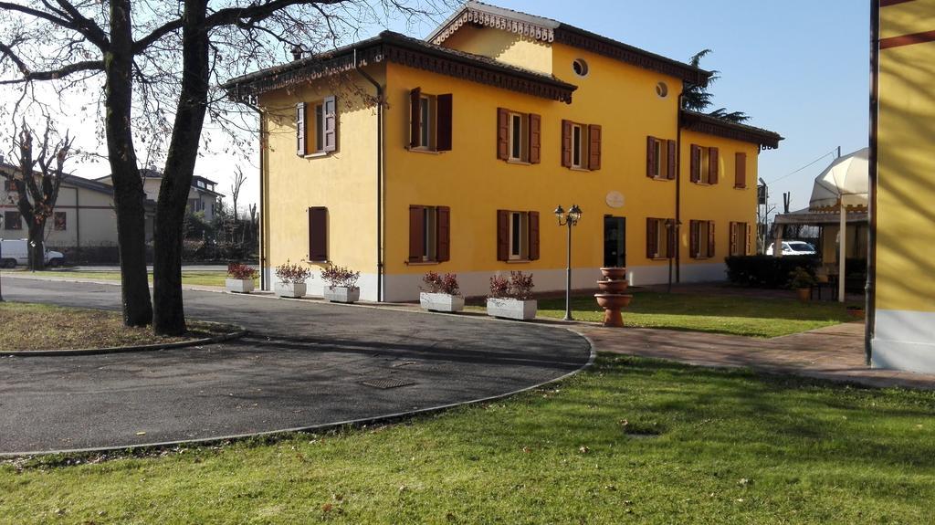 Corte Degli Estensi Formigine Eksteriør billede